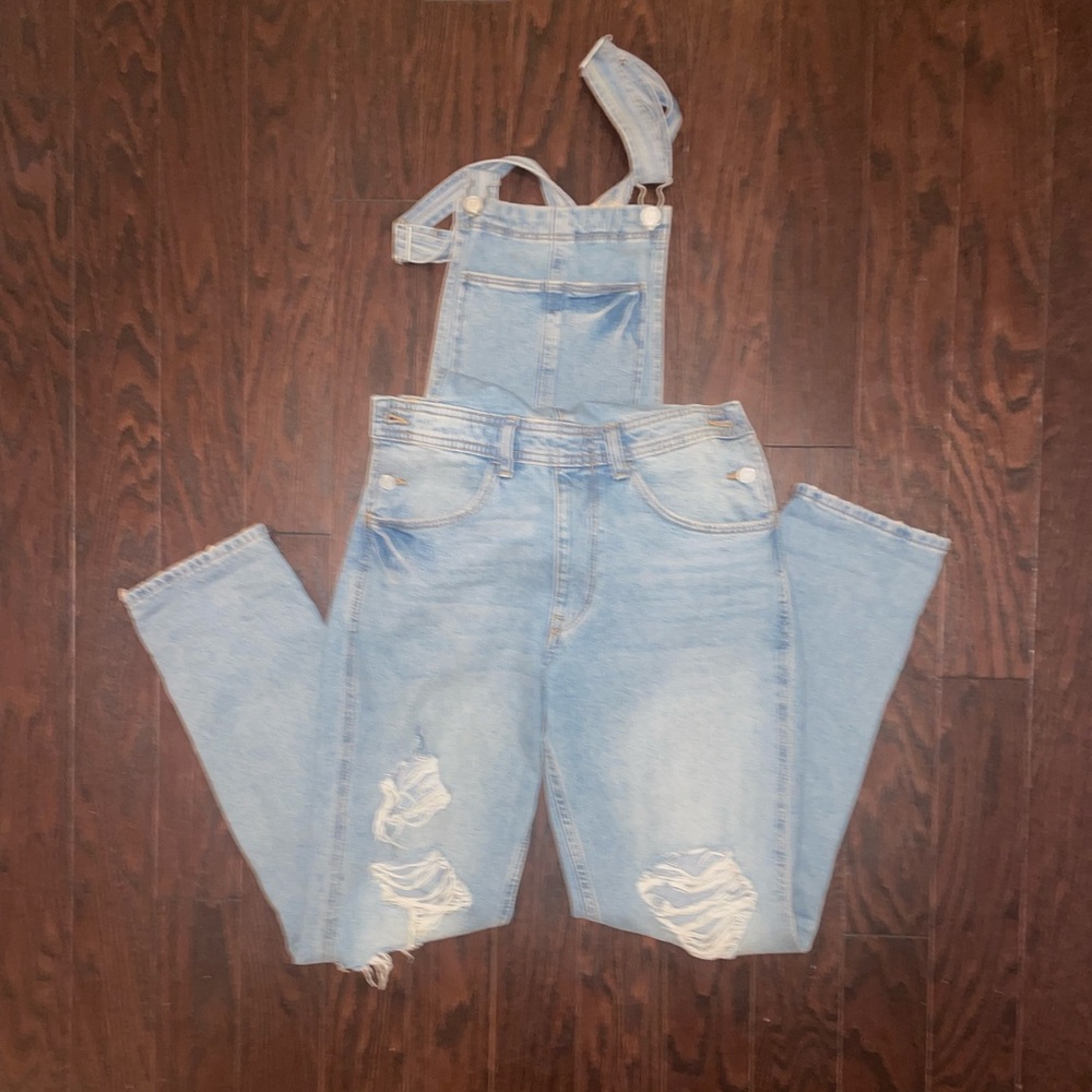 H&M denim overalls! Size 4!